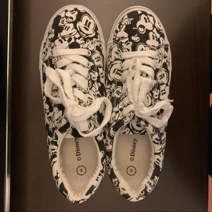 Disney Parks Canvas Sneakers Mickey Mouse Print size US 8 Women’s
